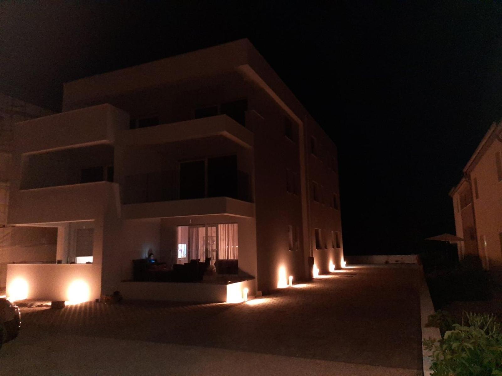 B & R Summer Breeze Apartments Нин Экстерьер фото