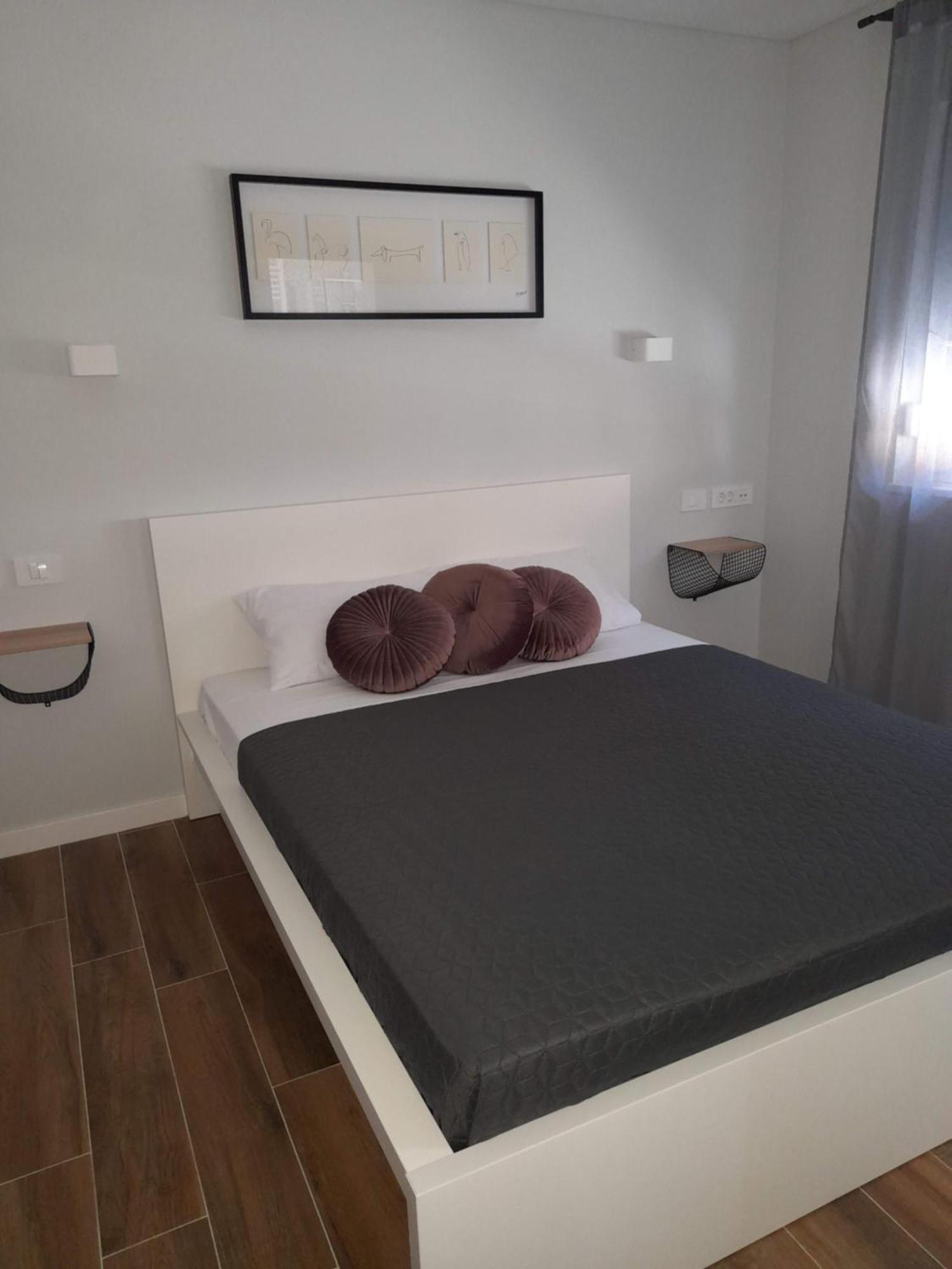 B & R Summer Breeze Apartments Нин Экстерьер фото